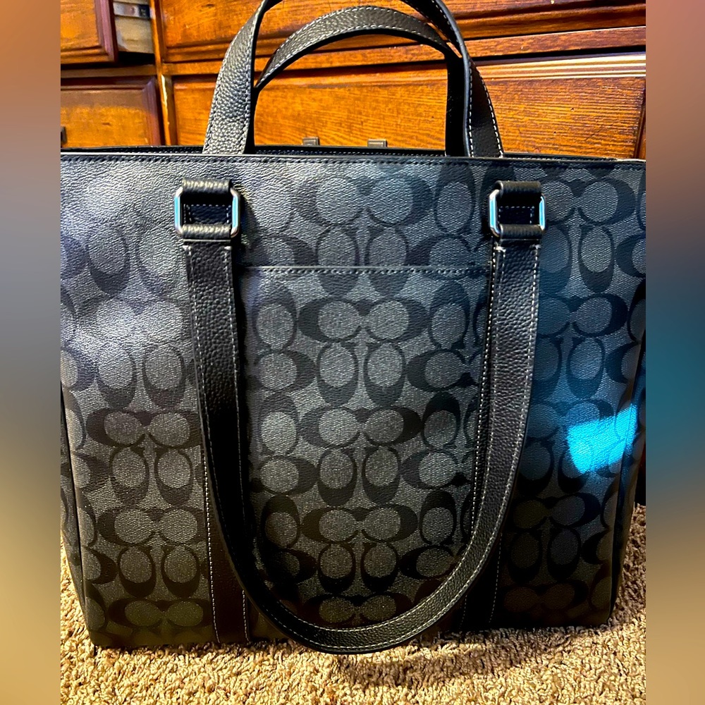 New Coach Hudson Tote. Great bag. Two size handles and 3 pockets inside.